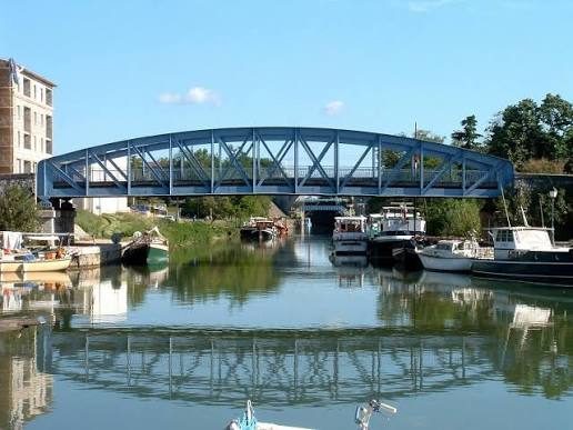 Naviguer sur le Rhône et en Camargue depuis Beaucaire : guide du plaisancier